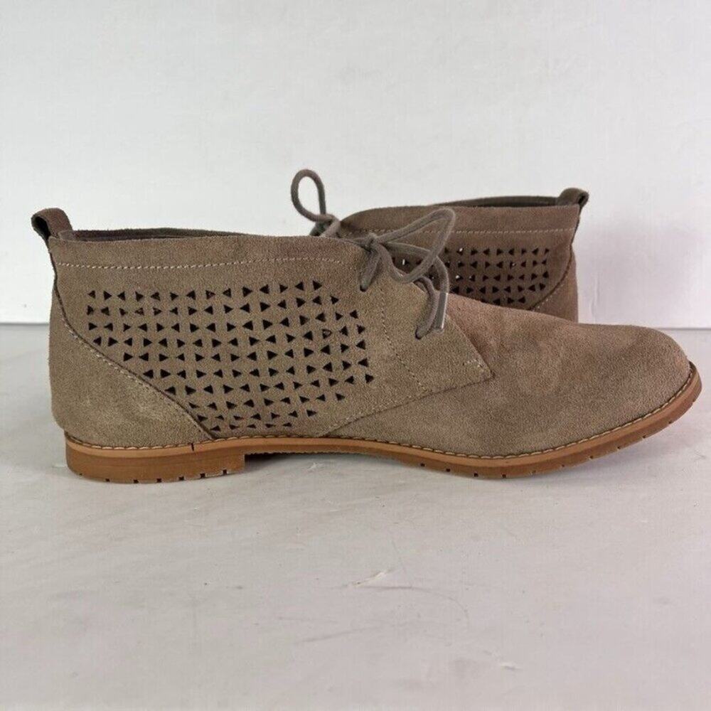 EURO SOFT By SOFFT Shoes Womens US 9.5M Tan Perforated Suede Lace Up Chukka - Picture 7 of 13